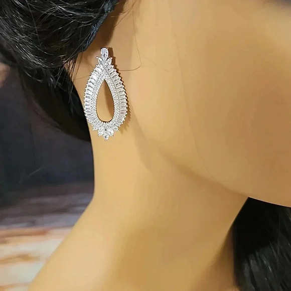 Morning Sunshine is a unique 7pc. one-of-a-kind  Bridal Tiara Ensemble - Picture 7 of 10